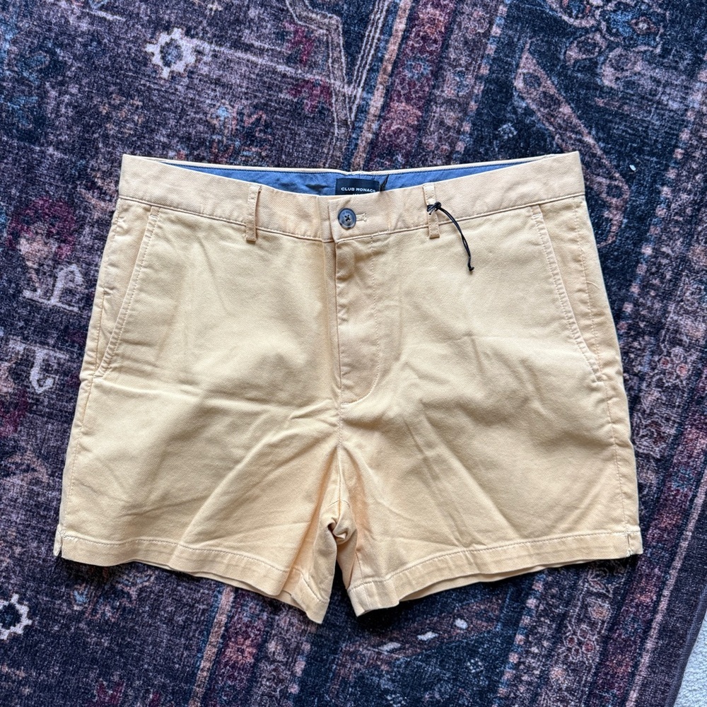 NWOT Club Monaco pastel yellow Jax essentials 5” shorts‎